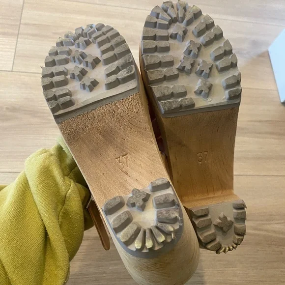 Mia Shoes Tan Leather Clog Sandal with Buckle - Picture 5 of 10